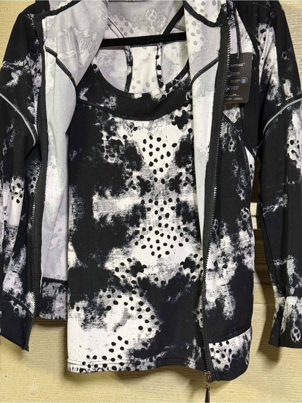 Women's Black & White Printed Active Tank and Zip Jacket Set